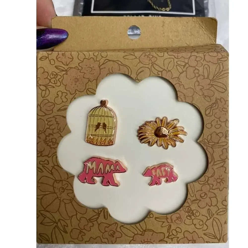 Macy´s made by TwelveNYC Enamel Pins and Collar Pins set of 4
